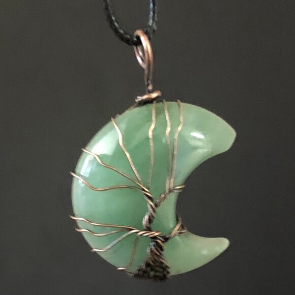 Green Aventurine Crescent Moon Gemstone Tree Of Life Copper Wire Wrap Pendant - Picture 3 of 3